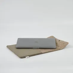 Made Out Of BEAU housse laptop feutrine