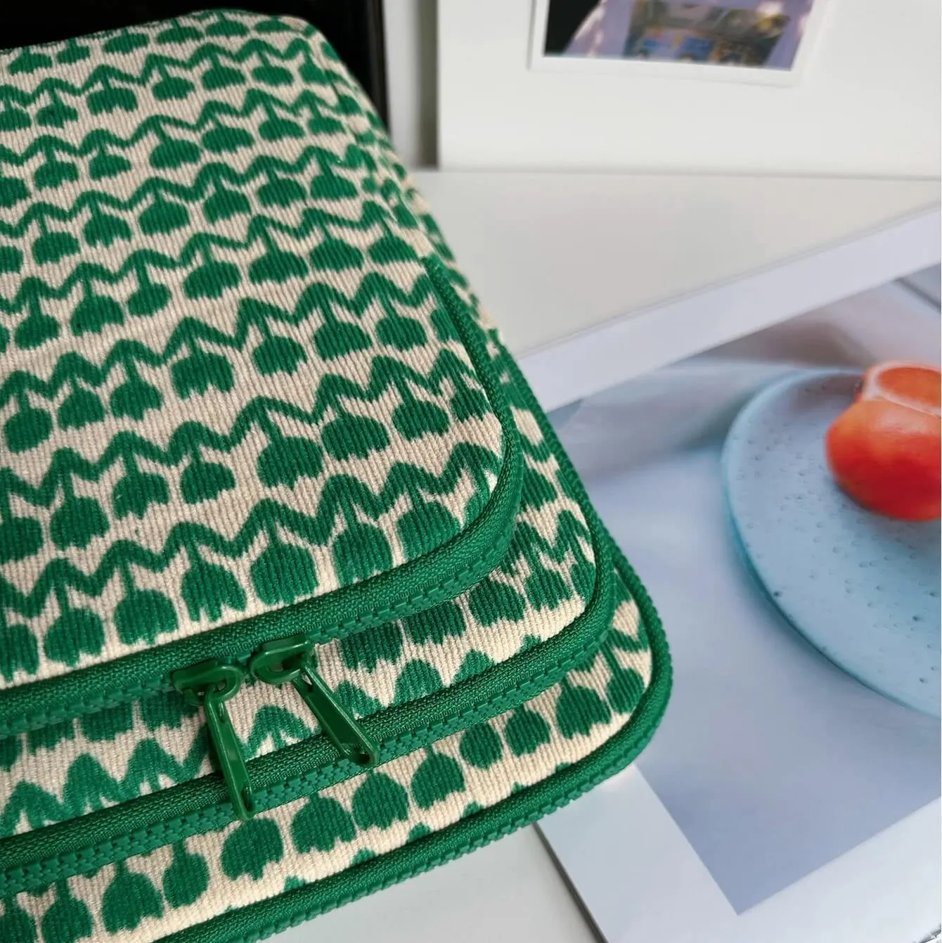 Lecoinpochette Nina housse PC tissu tulipe