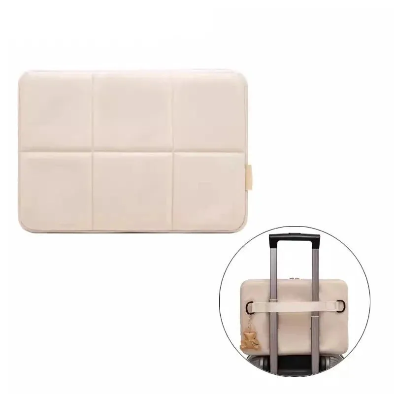 Lecoinpochette Latte Housse Ordinateur Beige Matelassée