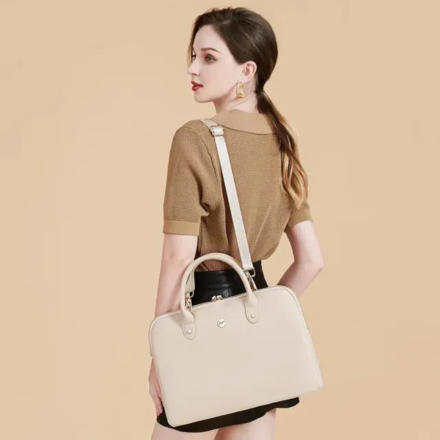 Lecoinpochette Cassel sac ordinateur 14 pouces beige