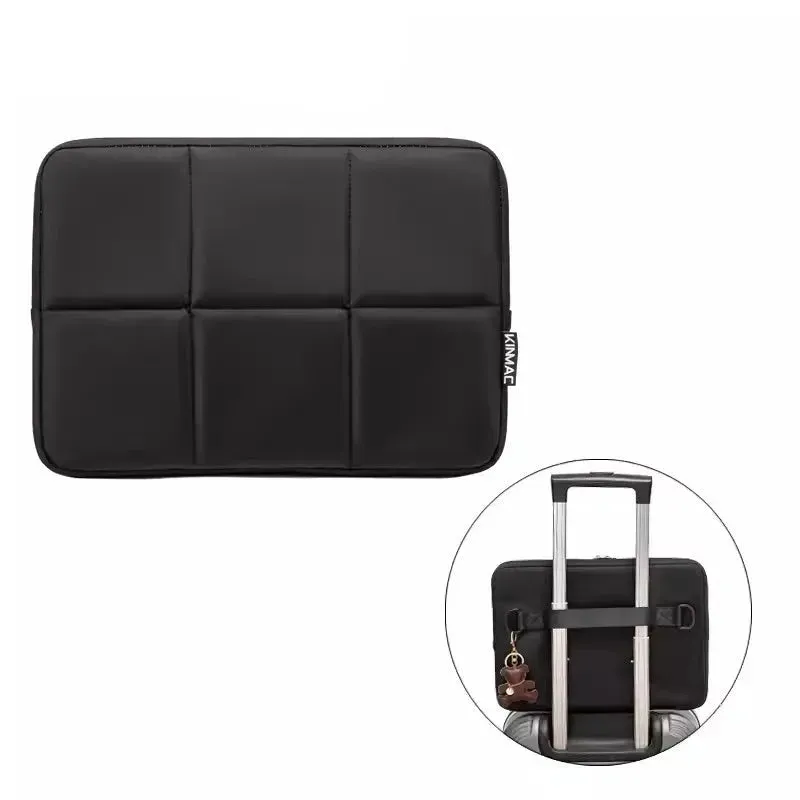 Lecoinpochette Soho pochette ordinateur matelassée noire