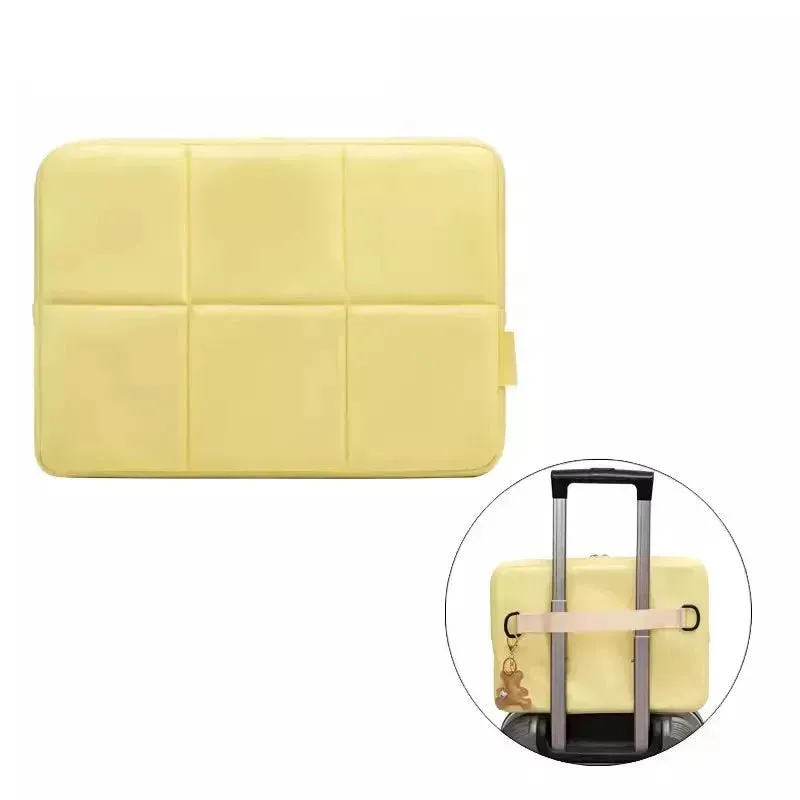 Lecoinpochette Sunny pochette ordinateur matelassée jaune