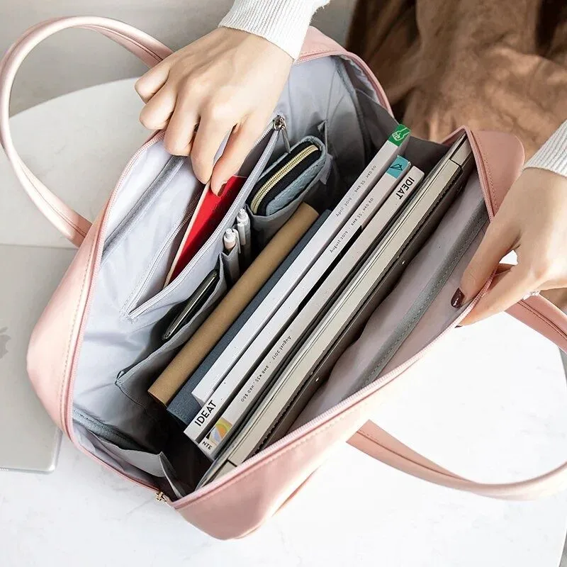 Lecoinpochette Paula sac ordinateur rose