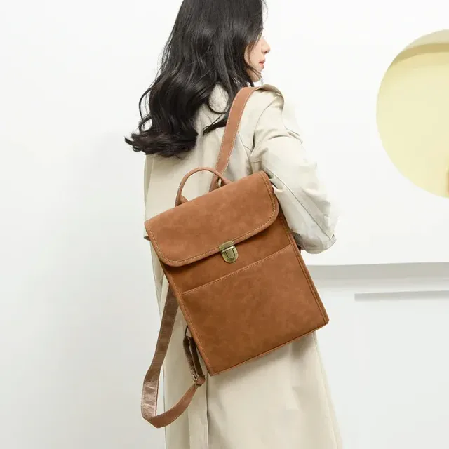 Lecoinpochette Marly sac à dos ordinateur femme cuir marron 33 cm