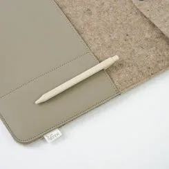Made Out Of BEAU housse laptop feutrine