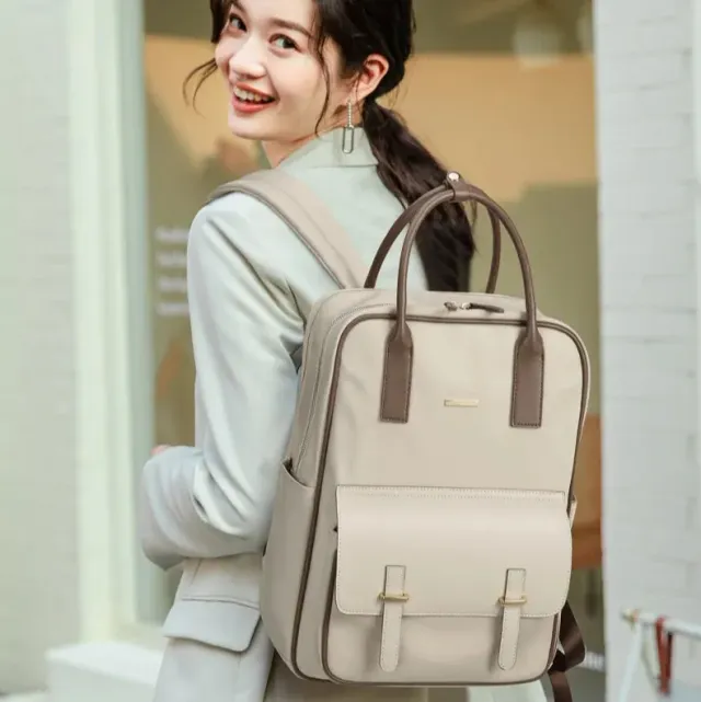 Lecoinpochette Meyra sac à dos ordinateur 15 pouces chic