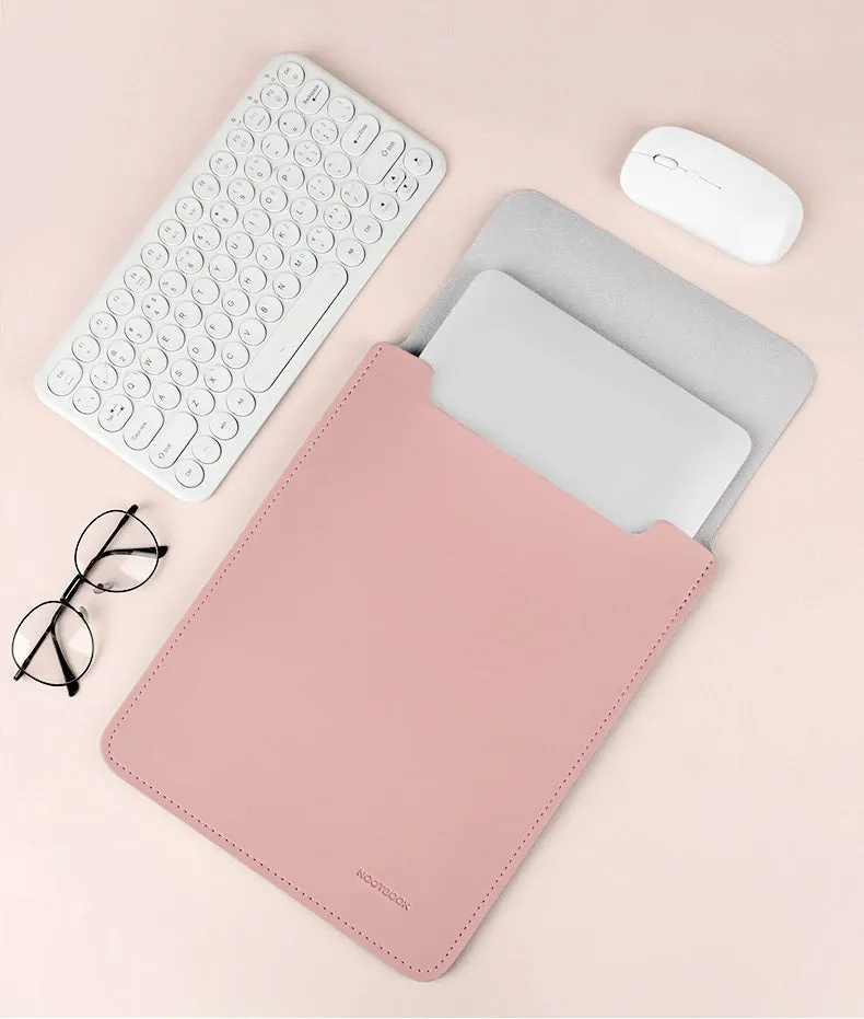 Lecoinpochette MacBook Air housse cuir rose bonbon