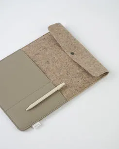 Made Out Of BEAU housse laptop feutrine