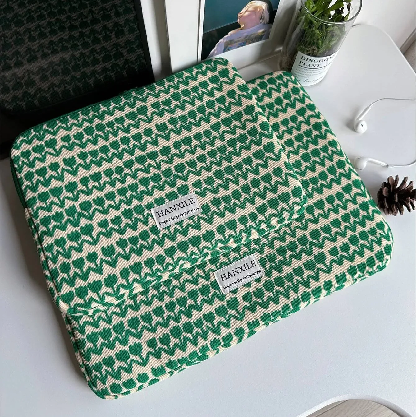 Lecoinpochette Nina housse PC tissu tulipe