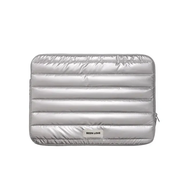 Lecoinpochette Silver housse ordinateur matelassée argentée