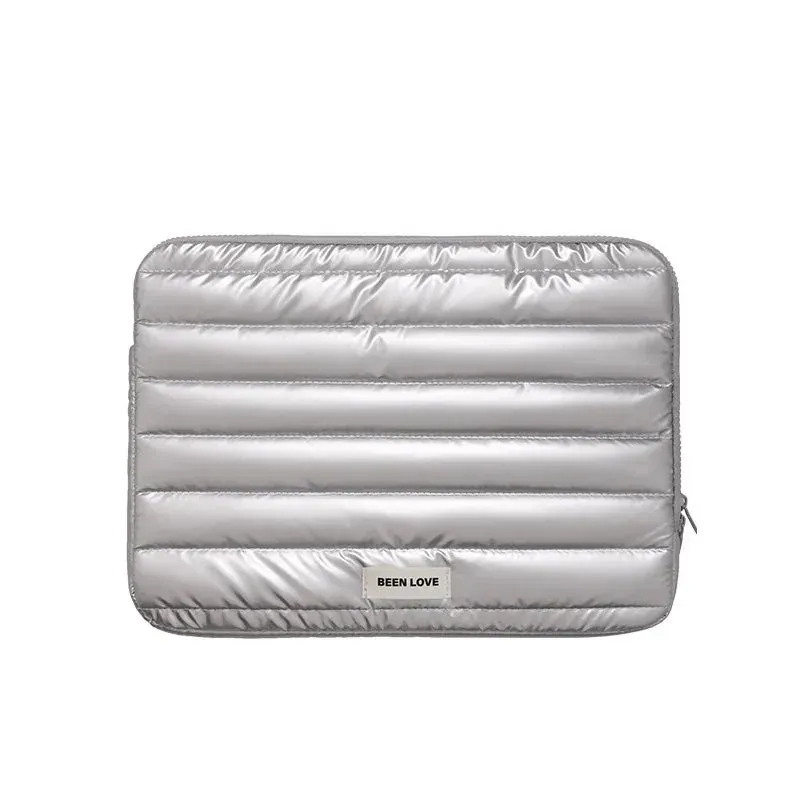 Lecoinpochette Silver housse ordinateur matelassée argentée